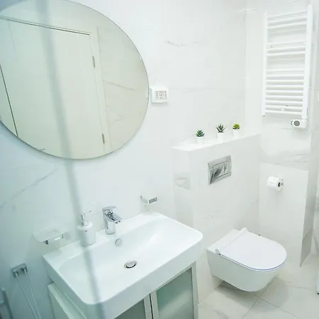 Apartment Wonderful Near Mall